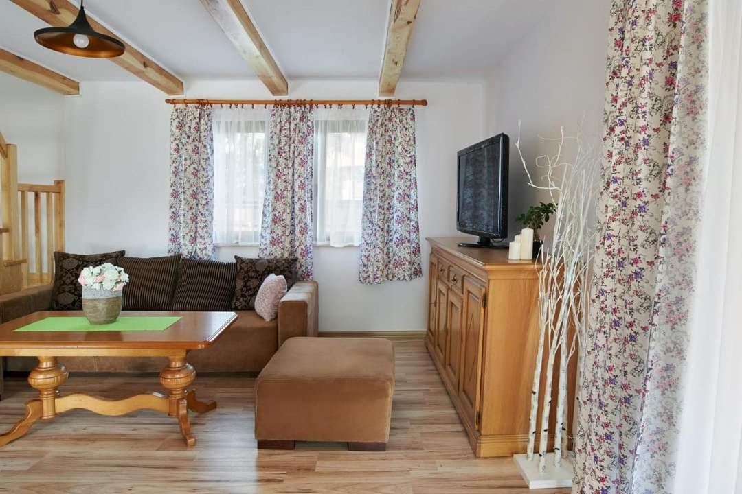 Sosnowy Domek Краснобруд Экстерьер фото